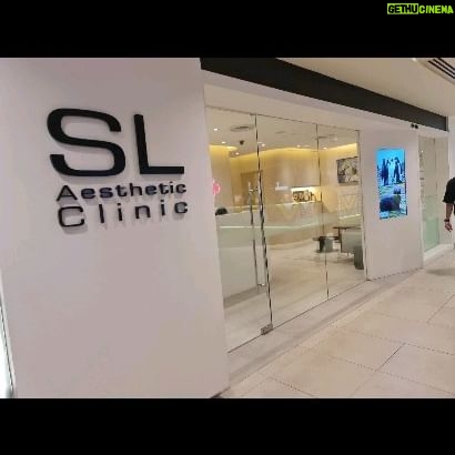 Vivian Lai - 3 Likes - 只能说,女人真的要多花时间去爱自己,和照顾自己,千万不要以为有“天生丽质”这件事“😅😅
幸好我有@drgabwong @sl.aesthetic.sg
的照顾,才能让我容光焕发!皮肤水当当😘😘
(每次去找 @drgabwong 都是隔很久, 状态很 jialat 的时候😂😂😂 , 我改过自新,会很勤劳的保养自己😊😊)
@sl.aesthetic.sg impressive technologies enhances asthetic, personalised treatments, while promising radiant results to my skin. Under @drgabwong flawless care, my skin has been rejuvenated, glowing with confidence! ✨
Glass Skin Booster
- hydration for dry skin
- tightening enlarged pores and reduce oil production
- diminishes pigmentation and redness
- reduces water retention
- tightening and lifting effect