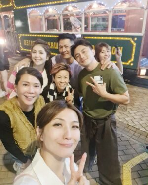Vivian Lai Instagram - 夜游香港最新最In就是 登上这台@hktramparty #香港电车 ❤️❤️❤️

跟好朋友们在这亮丽的电车上夜游香港。。 让我们从另一个角度更爱上香港🥰

@lnxglobal_official
#discoverhongkong 
#hellohongkong 
#hktramparty 
#夜遊香港好介绍
#沿途風景 
#vivian出走记 
#vivian带你走透透 
#vivian出遊记