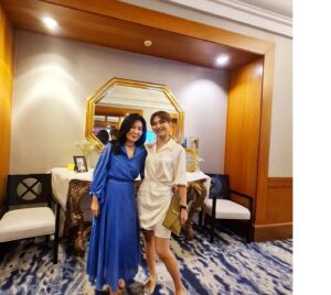Vivian Lai Instagram - congrats @limchoonhow 娶媳妇了🎊🎊🎊
Honoured to be part of this amazing day ❤️ so happy to reunite with everyone too 🌷🌷🌷

@chenxiuhuan 
@shanepowxp 
@honghuifang 
@paigechua_tpc 
@zoetay10
@callychan__
@panlinglingg 
@aileentan80