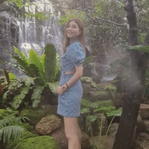 Vivian Lai Instagram - when in doubt, just travel and see the world ! ❤️
Happy weekend everyone 🌷🌷
🏠:@staywithnimman 
@lnxglobal_official 

#chiangmai 
#清迈 
#vivian出走记 
#看世界 
#vivianlai