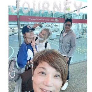 Vivian Lai Instagram - 一趟说走就走的旅程。。。
每一次出走都带来新的发现。
让我们走得远，走得广。。
我们一起让生活变的更丰富。。
Life was meant for good friends and great adventures 🤗🤗🤗
@teritann @yujiao1452

#每天都有不同新发现
#说走就走
#每天都在学习
#广州
#期待接下來的挑战
#vivian出走记