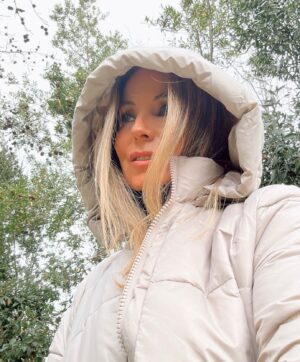 Viviana Nunes Instagram - Me encanta disfrutar del clima húmedo con olor a invierno y del cielo sin smog … 🌧️🌦️💕