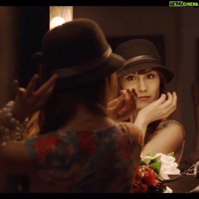 Viviana Santos Instagram - Aunque mi contenido suele ser divertido y/o reflexivo quiero compartir con ustedes mi trabajo como actriz. Este es un demoreel o videobook que llaman, es una especie de curriculum audiovisual de los actores. Actuar siempre ha sido mi amor más profundo; es nunca haber dejado de ser niña; es ponerse en los zapatos del otro y empatizar con ello; es poder “ser” lo que sea sin la responsabilidad de serlo; es conectar con las emociones universales del ser humano y servir al propósito que la vida me da con cada personaje . Gracias por acompañarme también en este viaje. 🎭 ✨ #Actuación #actrizcolombiana