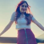 Viviana Santos Instagram - Esta temporada  de mi vida se titula: Ando bien a gusto, si vas a venir a mejorar la cosa, cae...si no, cierra la puerta al salir y que gracias😉