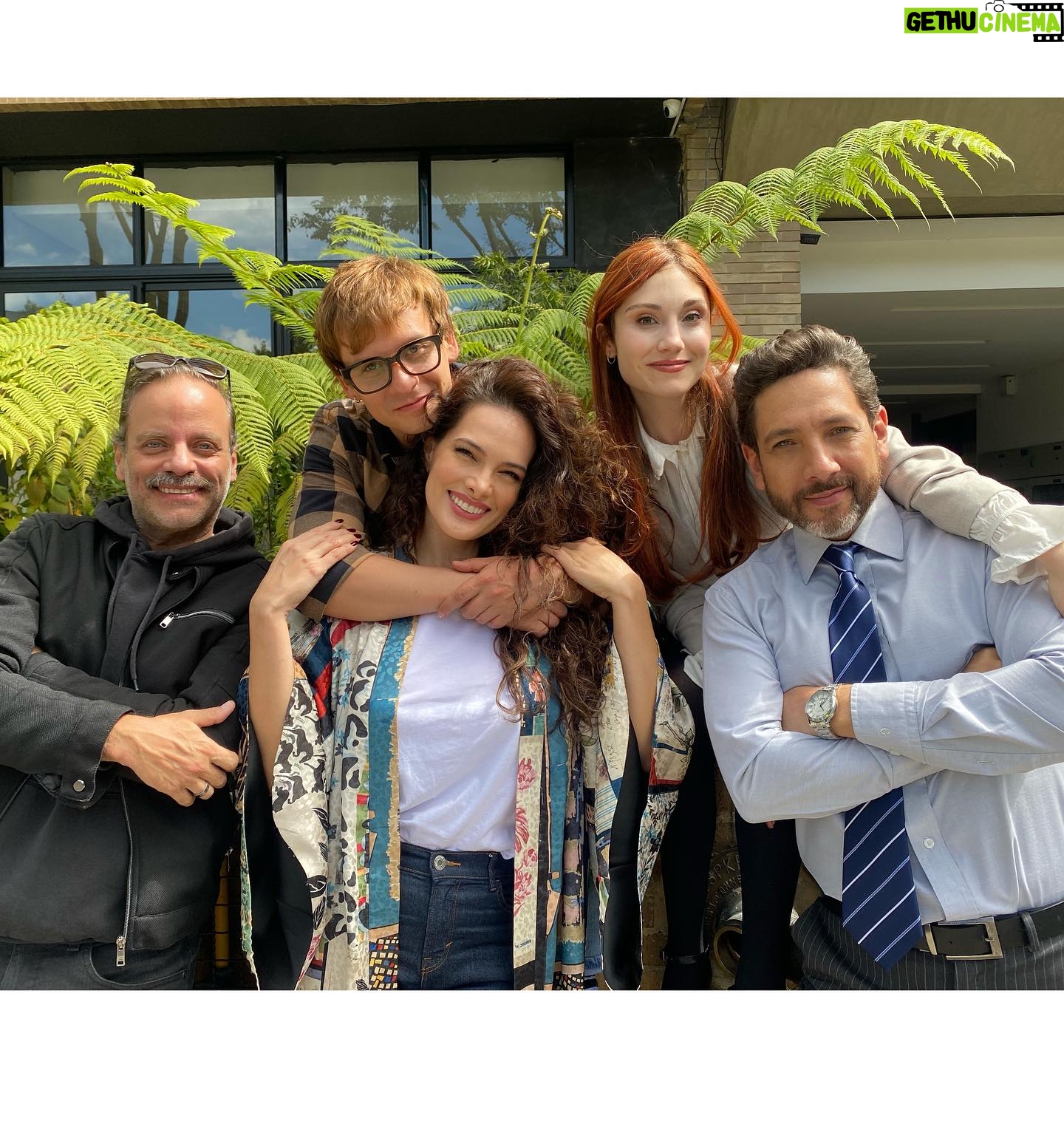 Viviana Santos Instagram - Esta mujer que AMO está de vuelta #LaVenganzadeAnalia #sofia SEGUNDA TEMPORADA!!!🥳🥳🥳 gracias al cielo y a la vida por este proyecto y por tener siempre compañeros tan maravillosos❤️