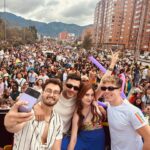 Viviana Santos Instagram - El amor no se define por normas sociales, sino por los corazones que laten al unísono, sin miedo a mostrarse tal como son❤️ 🌈💖 Celebremos el amor en todas sus formas y colores 💖🌈 No importa nuestra orientación, género o identidad, todos merecemos amar y ser amados plenamente. Abracemos la diversidad y luchemos por un mundo donde todos puedan vivir su verdad con orgullo. Hay que seguir caminando juntos hacia una sociedad inclusiva, en la que el amor sea celebrado sin importar quiénes somos o a quién amamos. ¡Feliz mes del orgullo gay! 🌈💕 #PrideMonth #LoveIsLove #Inclusivity #amorsinfronteras #setumismo #pride #samsungcolombia