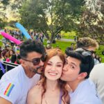 Viviana Santos Instagram - El amor no se define por normas sociales, sino por los corazones que laten al unísono, sin miedo a mostrarse tal como son❤️ 🌈💖 Celebremos el amor en todas sus formas y colores 💖🌈 No importa nuestra orientación, género o identidad, todos merecemos amar y ser amados plenamente. Abracemos la diversidad y luchemos por un mundo donde todos puedan vivir su verdad con orgullo. Hay que seguir caminando juntos hacia una sociedad inclusiva, en la que el amor sea celebrado sin importar quiénes somos o a quién amamos. ¡Feliz mes del orgullo gay! 🌈💕 #PrideMonth #LoveIsLove #Inclusivity #amorsinfronteras #setumismo #pride #samsungcolombia