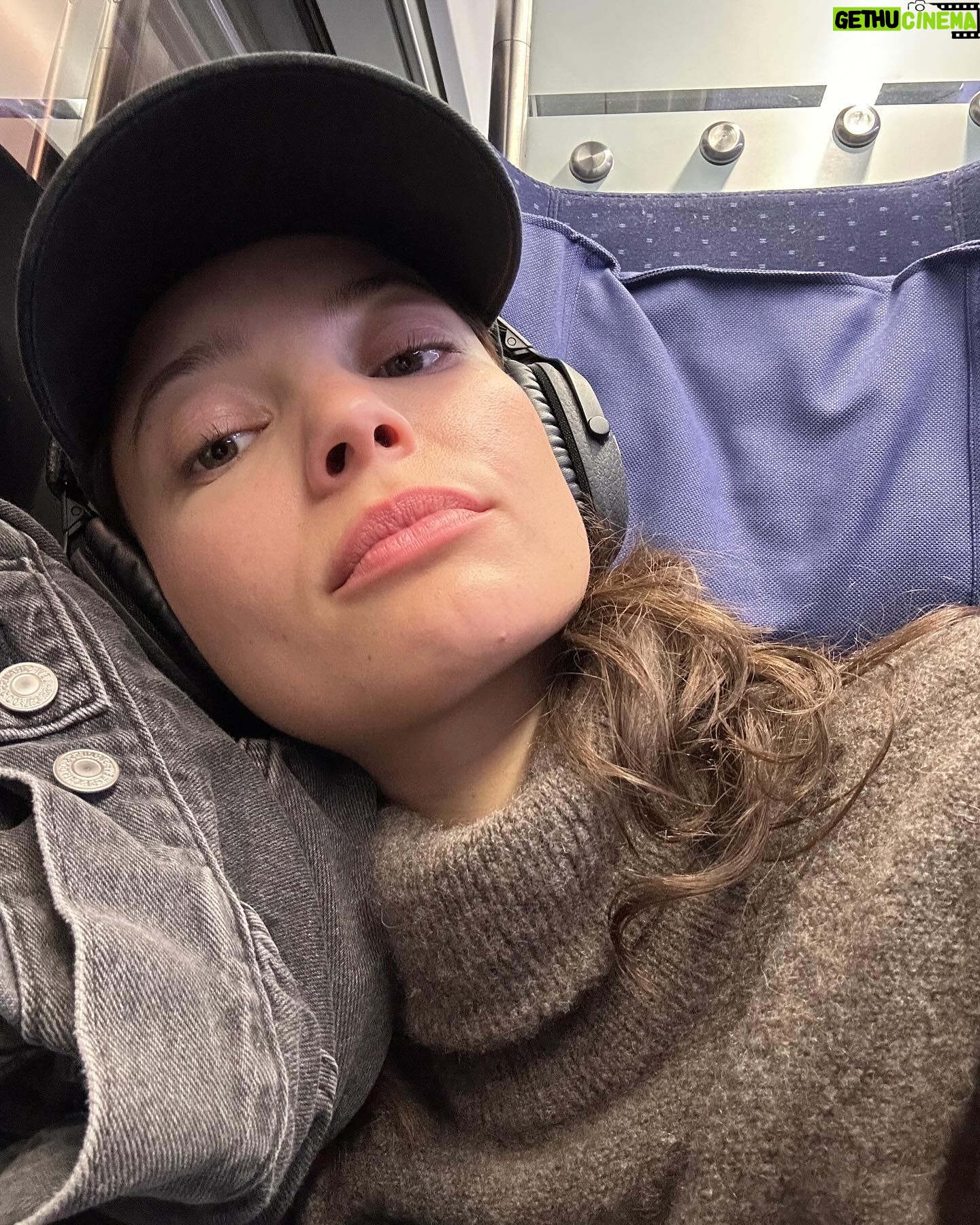 Vivien König - 4.8K Likes - lots of traveling and working atm.. can’t complain 😭🤌🏼🎥