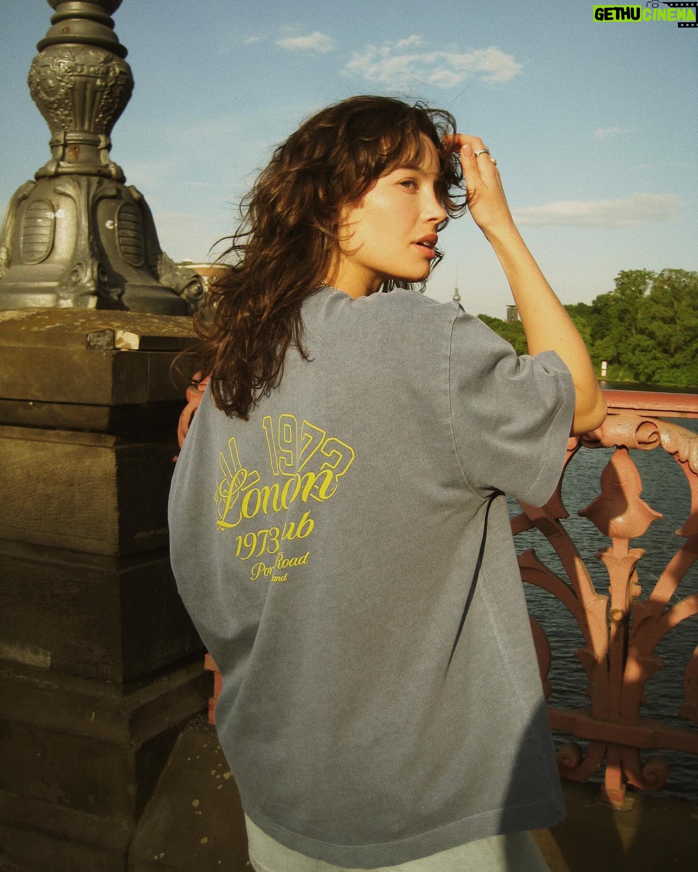Vivien König - 1.9K Likes - ad| sunset walks in spring 🌼welcome to the 1973 Club capsule by @pepejeans #PepeJeansLondon // photos @e.nek.o