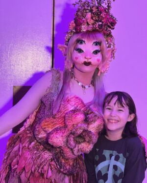 Vivien Lyra Blair Instagram - I’m so excited - I met @littlebodybigheart at my first time seeing her #portals tour in #sanfrancisco 👀

Such an incredible show!!! She’s so talented and sweet! 

I can’t thank #melaniemartinez enough along with all her incredible people as well as @imprintpr and everyone who helped make this an amazing 11th #birthday 😻