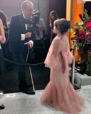 Vivien Lyra Blair Instagram - I had so much fun last night at #theemmys seeing old friends and meeting new ones. 👀

I’m so grateful to have been invited. 

I have a million “thanks you”s for everyone that made it possible. 

The amazing dress 💃 was a custom piece from @veronica.graye and I ❤️ her for it!

@meghan.pins did my hair and makeup and is loved by my whole family including the cats. 🐈 

But none of it would have been possible without @jenjen2010 @linds_hatch and @sheridanmarch from @paradigmtalentagency and @alliemdouglas from @imprintpr 💪
Who make me feel like I belong in that room. Thank you.