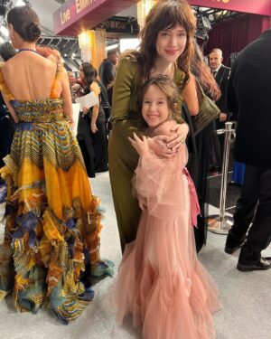 Vivien Lyra Blair Instagram - I had so much fun last night at #theemmys seeing old friends and meeting new ones. 👀

I’m so grateful to have been invited. 

I have a million “thanks you”s for everyone that made it possible. 

The amazing dress 💃 was a custom piece from @veronica.graye and I ❤️ her for it!

@meghan.pins did my hair and makeup and is loved by my whole family including the cats. 🐈 

But none of it would have been possible without @jenjen2010 @linds_hatch and @sheridanmarch from @paradigmtalentagency and @alliemdouglas from @imprintpr 💪
Who make me feel like I belong in that room. Thank you.