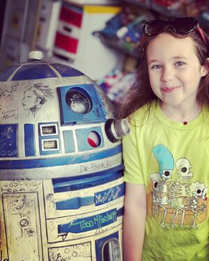 Vivien Lyra Blair Instagram - #comicbooks #earthdroids #crystals and #plantbasedfood ! What a fantastic Saturday!