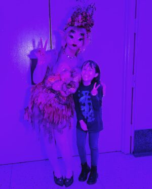 Vivien Lyra Blair Instagram - I’m so excited - I met @littlebodybigheart at my first time seeing her #portals tour in #sanfrancisco 👀

Such an incredible show!!! She’s so talented and sweet! 

I can’t thank #melaniemartinez enough along with all her incredible people as well as @imprintpr and everyone who helped make this an amazing 11th #birthday 😻