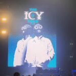 Vivien Lyra Blair Instagram - I got to go to my first concert last week. I saw @twentyonepilots I’ve been a big fan since I was really young (I know I’m still young 😁). When I work I still practice music and during ObiWan I asked my piano teacher to help me with “Tear in My Heart” The concert was everything I could have ever wanted it to be. Thank you #TylerJoseph and #JoshDun I had so much fun!!