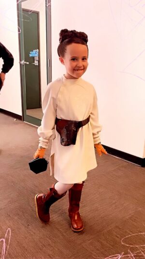 Vivien Lyra Blair Instagram - May The 4th Be With You! 

#throwback #maythefourthbewithyou #vivienlyrablair #youngleia #princessleia #starwars #obiwankenobi
