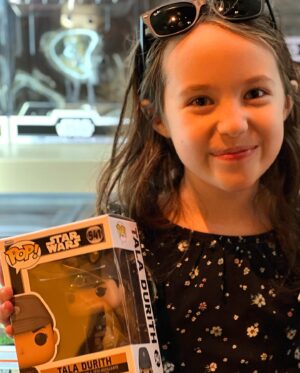 Vivien Lyra Blair Instagram - Got to go to @funko.hollywood today and see all these amazing @originalfunko toys! It’s a really fun place to visit!! Now if we can just get them to add #LittleLeia to their @obiwankenobi collection!!! 🤞🤞Do you all love #HarleyQuinn and #DoctorWho as much as I do?!? I hope you’re all having an amazing Weekend!! (@garinwsparks the 5th pic made me think of you!!!)🤗
