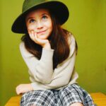 Vivien Lyra Blair Instagram - Just sitting around thinking about what a great year it’s been. The places I got to go and the people I got to meet. I am very grateful. And very excited to be starting 6th grade in January!!! I hope you all find goodness as you reflect on 2022 and even more as 2023 begins. 📸 : @headshotsbyteren 💋 : @martinlanechristopher 👒 : @jen_ash_ :)