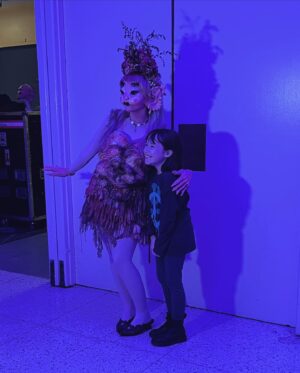 Vivien Lyra Blair Instagram - I’m so excited - I met @littlebodybigheart at my first time seeing her #portals tour in #sanfrancisco 👀

Such an incredible show!!! She’s so talented and sweet! 

I can’t thank #melaniemartinez enough along with all her incredible people as well as @imprintpr and everyone who helped make this an amazing 11th #birthday 😻
