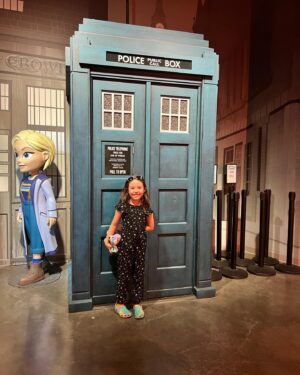 Vivien Lyra Blair Instagram - Got to go to @funko.hollywood today and see all these amazing @originalfunko toys! It’s a really fun place to visit!! Now if we can just get them to add #LittleLeia to their @obiwankenobi collection!!! 🤞🤞Do you all love #HarleyQuinn and #DoctorWho as much as I do?!? I hope you’re all having an amazing Weekend!! (@garinwsparks the 5th pic made me think of you!!!)🤗