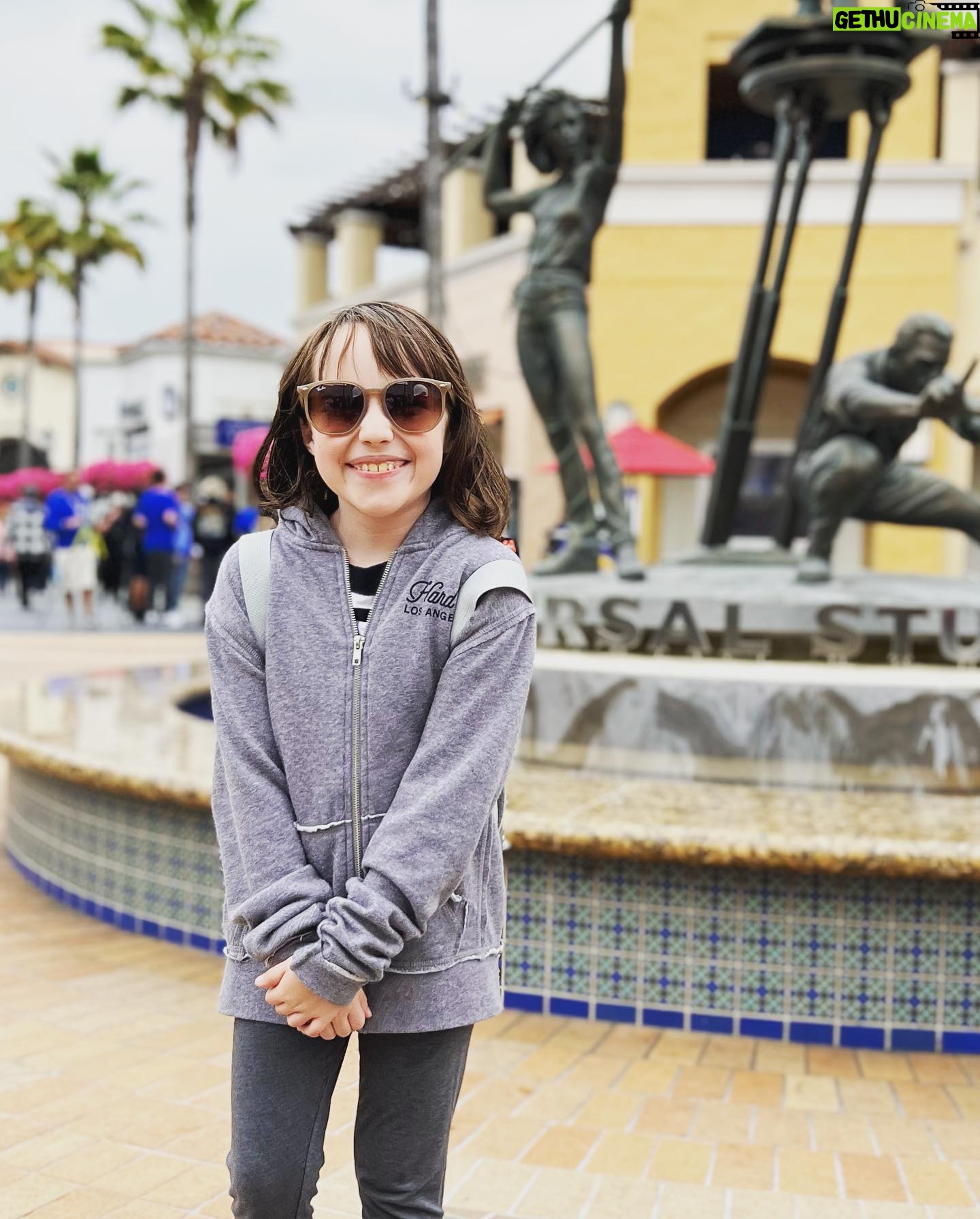 Vivien Lyra Blair Instagram - Thank You @unistudios for making today a really fun time #atuniversal 😻