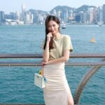 Vivien Yeo Instagram – <Instagram VS Reality Weekend Vibes>

經常上網看到很多人都照片，會覺得好像人人的生活、假日都過得好精緻⋯ 
但其實在完美修飾的照片背後⋯⋯
 
圖4: 其實我今天是完全沒化妝， 只穿牛仔褲， 雖然上衣還是同一件。 然後就一整天不斷的在吃！ 吃烤肉！ 吃雪糕！ 吃很多很多飯！然後就回家睡午覺！ 起身看韓劇！ 然後再吃😝 （ 不要批評我🤫）
 
但我覺得有時我們需要適當的放鬆自己， 幫自己充電，做自己喜歡做的事， 對我來說就是吃睡煲劇😅
 
所以記得， 完美的背後其實有著很多不完美， 但不完美才是完美😝👍
 
最後一張圖： 製造完美照片⋯⋯是個混亂的過程🫣

Photo 1-3 ： Instagram
When you scrolling down through Instagram, it’s easy to think everyone’s life is perfect. But let me tell you, behind the filter, I’m just a regular gal. 

Photo 4-5 ： Reality
Today I ditched the makeup, threw on some comfy clothes, and you know what ? I ate the whole day ! Yes , you read that right, I ate the whole day ！！ice cream and all fatty foods ! And it was amazing 😝👏👏

Sometimes you just need to take a step back, relax and recharge. We all need a little time to unwind and focus on ourselves. And for me, that means binge-watching my favorite Korean dramas, eating my favorite foods, and sleeping in. （don’t judge me🤫)

So, the next time you see a flawless Instagram post, remember that there’s always more to the story – and it’s okay to be imperfect.

Photo 6 ：the making of a perfect Instagram post ….its a hot mess ! 🫣

#instagramvsreality  #realitycheck #BehindTheScenes #TheRealMe