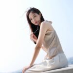 Vivien Yeo Instagram – 無論你是誰
無論你身在何處
你都有無限的潛能和價值等待被發現

相信自己、勇敢前進
突破你自設的枷鎖
每個人都能綻放出無盡的光芒

✨週六愉快✨
