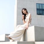 Vivien Yeo Instagram – 無論你是誰
無論你身在何處
你都有無限的潛能和價值等待被發現

相信自己、勇敢前進
突破你自設的枷鎖
每個人都能綻放出無盡的光芒

✨週六愉快✨