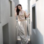 Vivien Yeo Instagram – 無論你是誰
無論你身在何處
你都有無限的潛能和價值等待被發現

相信自己、勇敢前進
突破你自設的枷鎖
每個人都能綻放出無盡的光芒

✨週六愉快✨