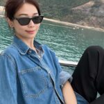 Vivien Yeo Instagram - 趁今天天氣還不錯 帶小孩去海邊放風箏 圖1: 我的baby hairs 好誇張😓 圖3 ： 這款風箏真的很 user-friendly，隨便放一放都能飛得起，就算這樣放著它也能自己放自己😂 圖4 ： 真的很喜歡吃燒味，尤其是叉燒 圖5: 吃飯之前去了灣仔買雞蛋仔，好久好久沒吃了，以前同一條街有2-3間賣小食的店舖，現在只剩一間了 明天天氣開始轉冷了 突然想起以前剛來香港的頭幾年 每年冬天都手腳冰冷，穿很多衣服還是覺得冷，超怕冬天 懂得飲食調理身體後 現在反而更喜歡冷天氣 你又喜歡冷還是熱的天氣呢？