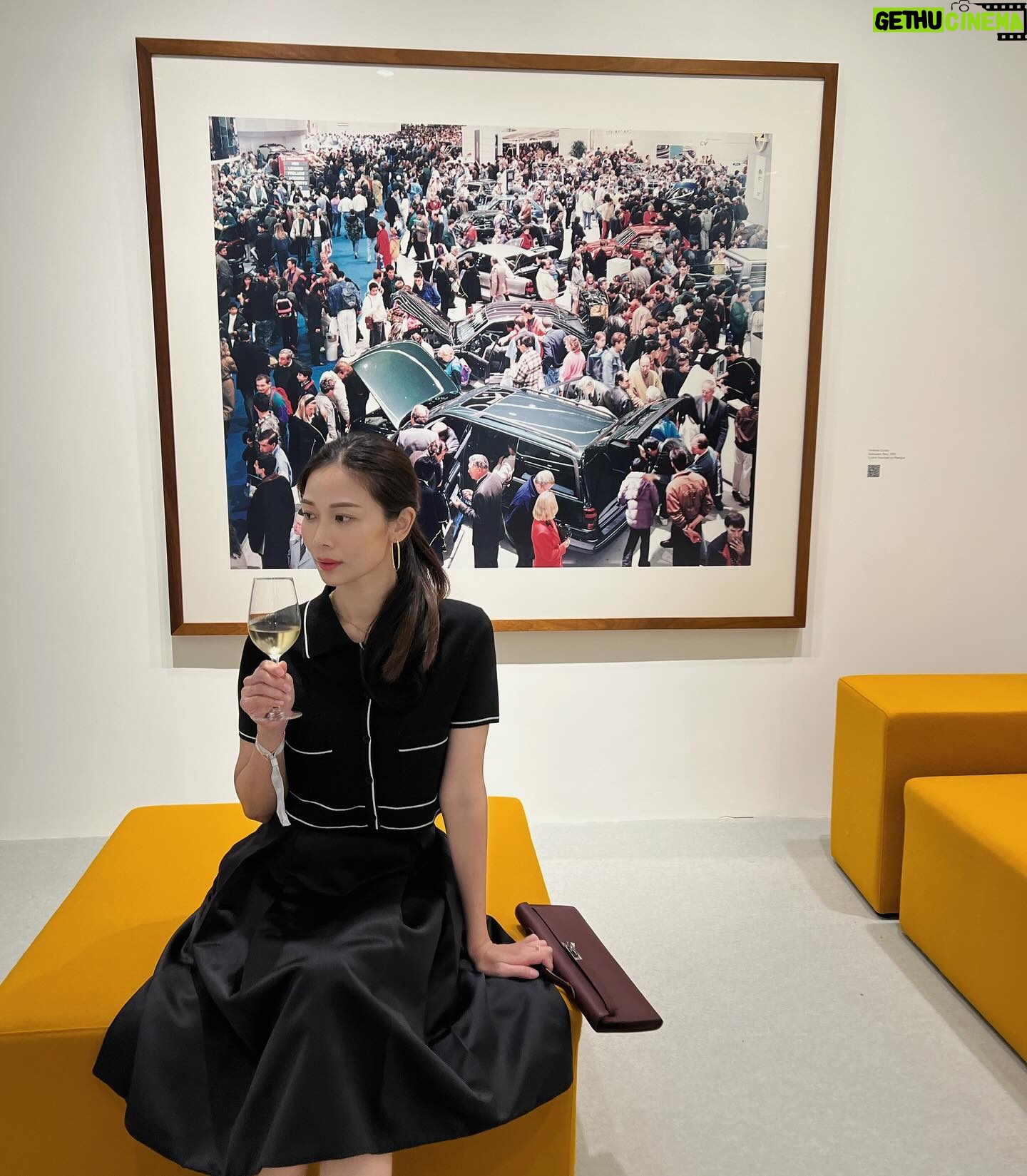 Vivien Yeo Instagram - An evening filled with art and inspiration. #artbaselhk2024 #dominiqueknowles