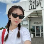 Vivien Yeo Instagram - 元宵節快樂🎉 今年的新年真的好忙 從年廿八一直玩到初十五 從香港、澳門、馬來西亞之後再去Singapore 帶小孩到處和親朋戚友拜年💖 第一次新年過得那麼忙碌充實 幾乎每天都有節目 幾天就開一個party😆 我的小孩讓我的人生變得精彩有趣🥰感恩 回家鄉一定要回四彎島 謝謝堂妹帶我們又吃又玩 @yannne___ @yardnco 小朋友最愛到 @desaruminizoo 喂小動物 這次還有mini kitchen ，女兒第一次煮飯 煎蛋🍳😍還炒了個麵😍 不斷說「媽媽媽媽，我的麵要加油和鹽」🧂😆然後就加了很多油和鹽🤣 雖然天氣真的很熱 但是見到小孩們玩得那麼開心 我就開心🥰🥰