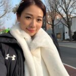 Vivien Yeo Instagram - 韓服體驗 用了1個小時選衣服給錢弄頭髮 再用了一個小時拍了300-400張照片 就讓我post 埋這次吧😝 這次很即興突然決定租韓服 家人說有點被我騙去當攝影師的感覺😂 拍後感，為什麼會有點像我以前拍古裝劇的感覺啊～😆 圖6&7 ： 其實冷得不得了 圖9 ：發現我的粉紅波鞋和韓服挺襯的✌️ 好啦，開心就好😁