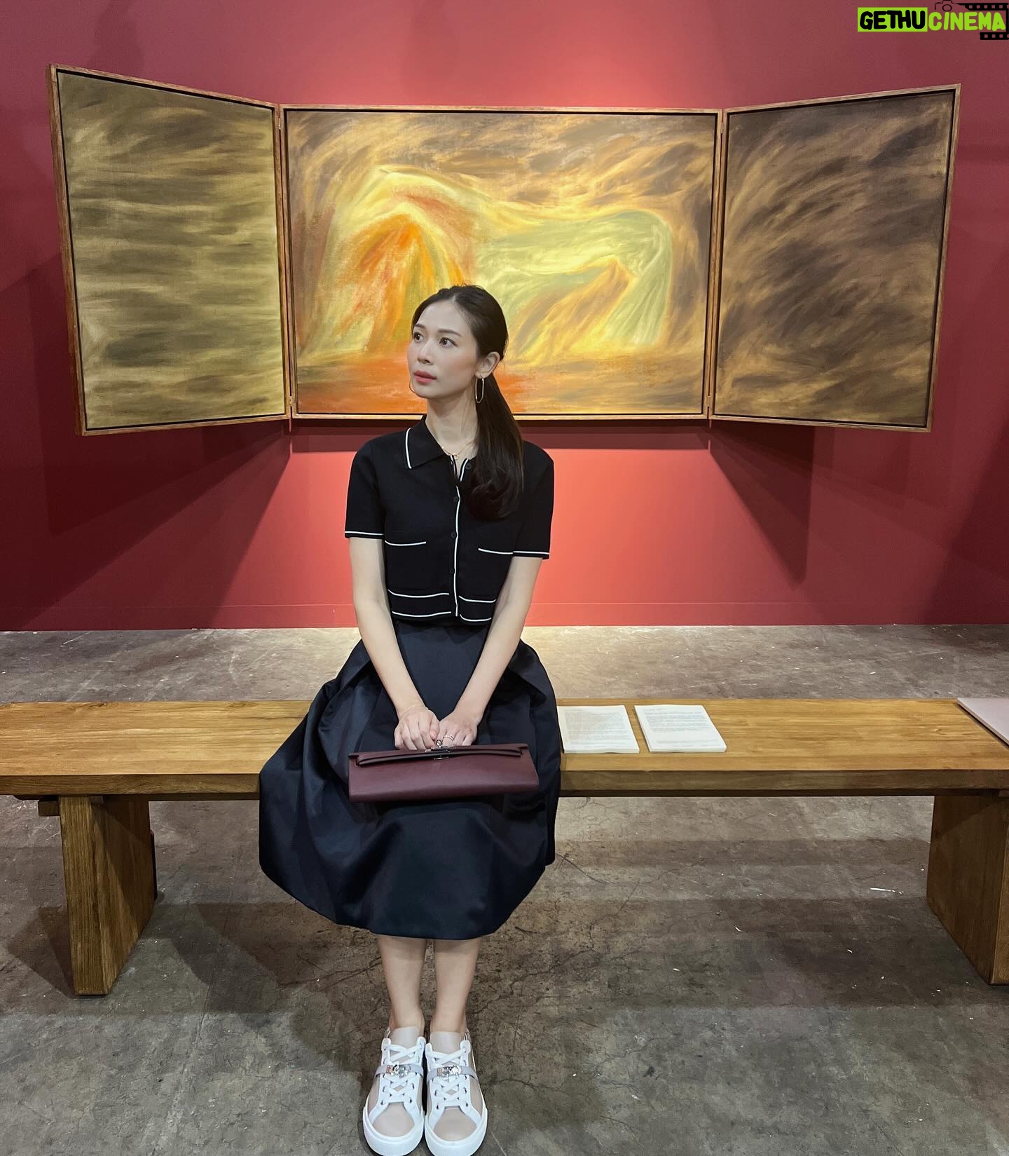 Vivien Yeo Instagram - An evening filled with art and inspiration. #artbaselhk2024 #dominiqueknowles