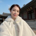 Vivien Yeo Instagram - 新的一年， 最好的幸福送給你，最好的快樂圍繞你， 最好的幸運帶給你，最好的祝福祝願你， 祝大家2024新年快樂 ✨❤️