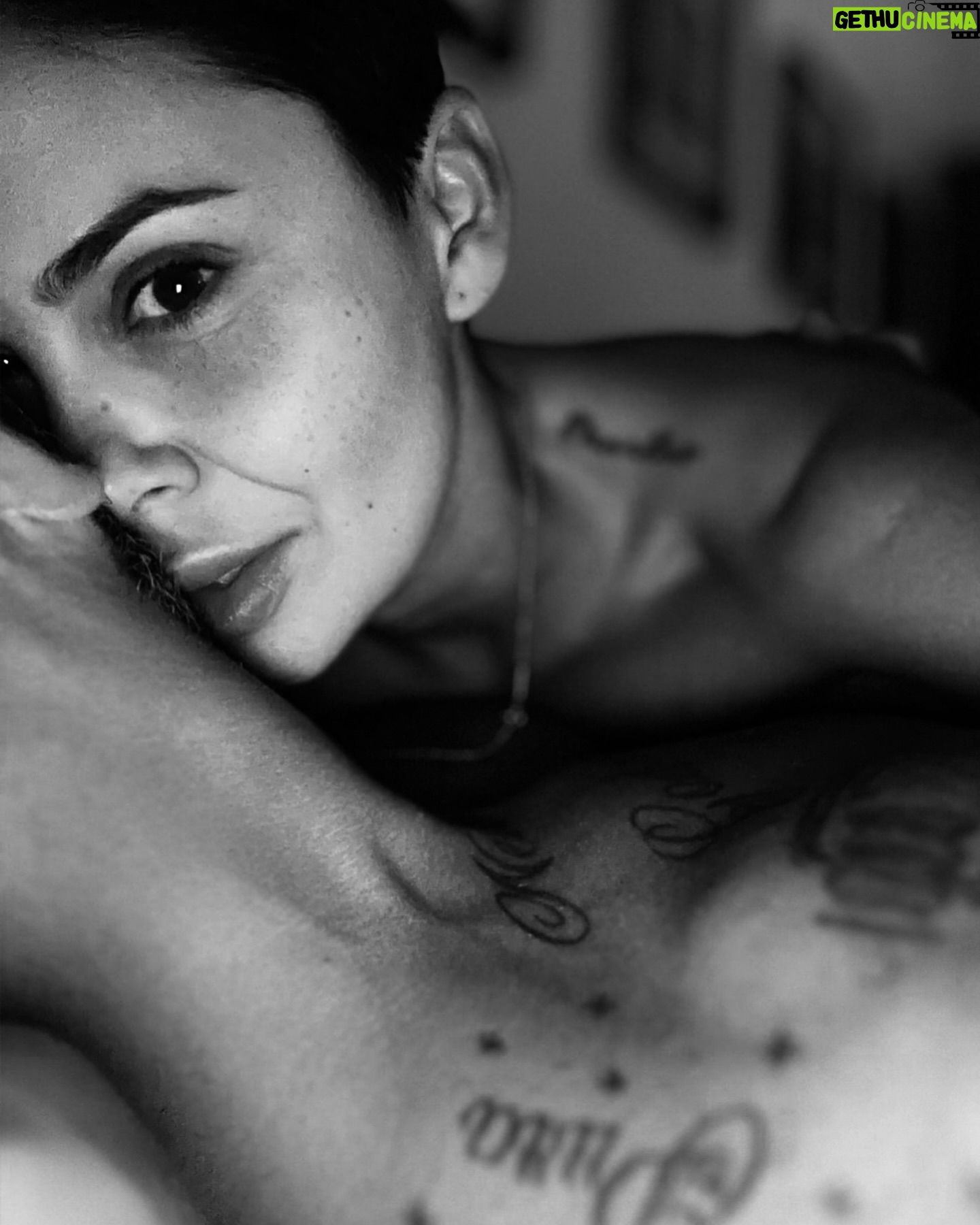 Vladimíra Erbová - 2.2K Likes - … a budu šťastná !!! I kdybych si kurva to štěstí měla nakreslit …😂#milujuvtipy #my🖤