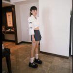 Waa Wei Instagram - 覺得自己今天化妝化得不錯，這套衣服也是自己配的😌👌 #謝謝天津泡泡島音樂節