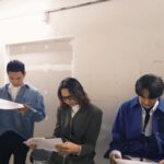 Waa Wei Instagram - 認識宇宙人很久，久到我懶得算到底多久，和他們的友誼就是我也不知道我們到底多好，好像也還好，但他們的歌我都會唱，學長彈的bass我一聽就知道，一直保持直帥的吉他手阿奎也變成了一個孩子的爸爸，偶包單身林忠諭看過我很脆弱的樣子，我們可以互相說秘密，我也可以把情緒丟給他，他會接住，我們是不會尷尬的朋友。 看過他們唱過大大小小的場地，他們一直在調整和找到平衡，用宇宙人獨特的風格和這個世界溝通，他們終於拿下金曲獎最佳樂團的那刻，我真的很為他們開心和感到驕傲！ 拿獎之後的第一場小巨蛋，怎麼能不去，二十週年快樂，謝謝你們的奮鬥讓許多人美好的記憶裡，宇宙人紮實的佔了一席之地！ 愛你們喔！ 宙友們加油，把票全部買光光！ 宇宙人「α：回到未來」20週年演唱會門票 3月3日正式開賣，4月27日台北小巨蛋登場。 - 化妝｜@houyiju0208 頭髮｜@nelsonkuo_zoom @zoomhairstyling 服裝｜@simonerocha_ @simonerocha_tw @tuantuan_official