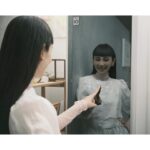 Waa Wei Instagram - - 我家最近多了一個酷東西 「LG Styler 蒸氣電子衣櫥」，其實一開始不知道好在哪裡，但用了幾天之後覺得為什麼不早點買啊！ 除了家裡門口會放消毒酒精，更衣室我也每天都會用到除菌消臭噴霧，因為有些牛仔褲、外套、帽子、圍巾或只是短暫穿一下的衣物，我就會選擇用噴的，再拿到陽台風乾，除非真的髒掉或有怪味才會送洗。 但是現在有了 LG Styler 放在玄關，只要一回家，我和兒子的外套就會放進去蒸氣殺菌、不小心淋到雨就按溫和烘乾、還有枕頭和布玩偶也都可以丟進去去除異味和除蟎，連曬不乾的大毛巾也拿去烘，打開門的時候我懷疑裡面藏著一顆太陽。 而且溫溫的外套穿起來會有種被擁抱的感覺，連寂寞的眼淚也被烘乾了，是不是，這真的是個好東西！ - #LGStyler蒸氣電子衣櫥 #我的Style我的Styler #一機多功 @lgtaiwan