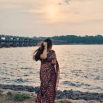 Wafa Khadeeja Rahman Instagram - And all that's best of dark and bright, meet in her aspect and her eyes ~ Lord Byron #ootd #fashion #styling #outfitoftheday #saree #sunset [Fashion, styling, ootd, sunset, sarees]