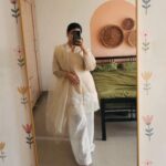 Wafa Khadeeja Rahman Instagram – Keep it simple, silly. 💛

#ootd #fashion #styling #outfitoftheday #outfitinspo #Indianfashion