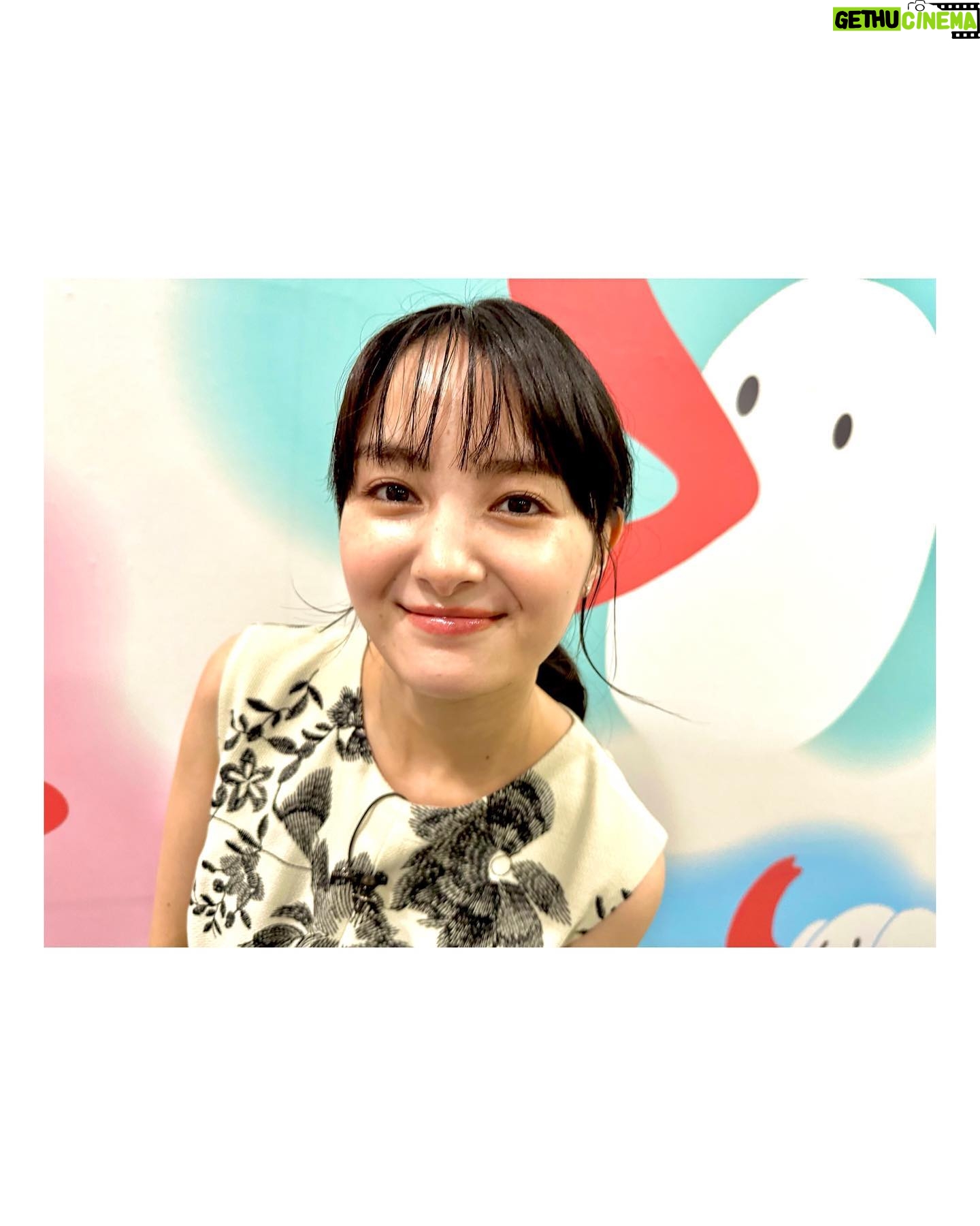 Wakana Aoi - 3 Likes - .
#ANASTASIA
大阪キャンペーンちゅう😘
「スローでイージーなルーティーンで」
生放送お邪魔しました!
取材など盛りだくさんの1日でした。
明日は、
「土曜はナニする!?」
「LIVEコネクト!」
生放送にお邪魔します。
お時間ある方はぜひ観てね!
👗
@amerivintage
💍
@takeup_official
👠
@staccatojapan_official