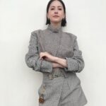 Wakana Matsumoto Instagram - 本日、7月7日。 FENDIの 2022-23年秋冬クチュールコレクションを、フランス・パリにて発表されます。 FENDI Couture AW22 Showが21:30からfendi.comでライブ配信されるそうなので皆様も是非ご覧ください！ 僭越ながら私もFENDIのお洋服に袖を通して写真を撮りました。 素敵なお洋服を着ると気分が良き良き🫶 #Fendi #FendiCouture