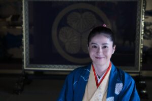 Wakana Matsumoto Instagram - ⁡
⁡
阿茶の局
⁡
側室としてだけでなく、重臣たちとともに政治面も含め家康をサポートした文武に長けた女性。
晩年の家康を最後まで支え続ける。
⁡
演じるのは松本若菜さん。
明るくハキハキした若菜さんは阿茶にぴったり！
いつも自然な空気でその場にいて、話すと場が明るくなる。そんな人です。
あとちょっと抜けてます笑😆
後半は正信と阿茶とのシーンが多いので、お楽しみに！！
⁡
photo by Ieyasu
⁡
#どうする家康
#阿茶の局
#松本若菜
#フォトジェニック
#特別にわしの席で写真を撮ってやったわ😄
#引き続きよろしく〜