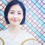 Wakana Matsumoto Instagram - 本日、また一つ年齢を重ねました。 誕生日おめでとうという言葉は何歳になっても照れくさく、でも嬉しいものです。 誕生日を現場で過ごせることが何よりも幸せなことです。 1ヶ月前の1月25日に"誕生日おめでとう"とフライングバースデーメッセージをくれた38年前に激痛に耐えながら産んでくれた母、いつまで経っても私を小さな子のように心配するも不器用すぎて表現が下手すぎる父の元に生まれて幸せです。 さ、今日は長い長い一日になります！ いつも通り、過ごしてきます。
