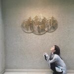 Wakana Matsumoto Instagram - 毎回、とんでもな場所で撮影しております。 どうも、松本です。 ここは、、、 深山家のながーーーーい廊下でお借りしているロケ地です。 よく見ると… またしても足元スリッパで。 2話以降もバシバシ撮影進んでおります。 お楽しみに😊