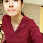 Wakana Matsumoto Instagram - やっばいやばい 気付いたらもう8月も後半 毎日脳みそフル回転で過ごしております。 写真は18/40の撮影のとき。 髪を一本にしばってるから多分出産シーンのときだな 18/40の撮影も佳境に差し掛かっております 薫を生き抜きます