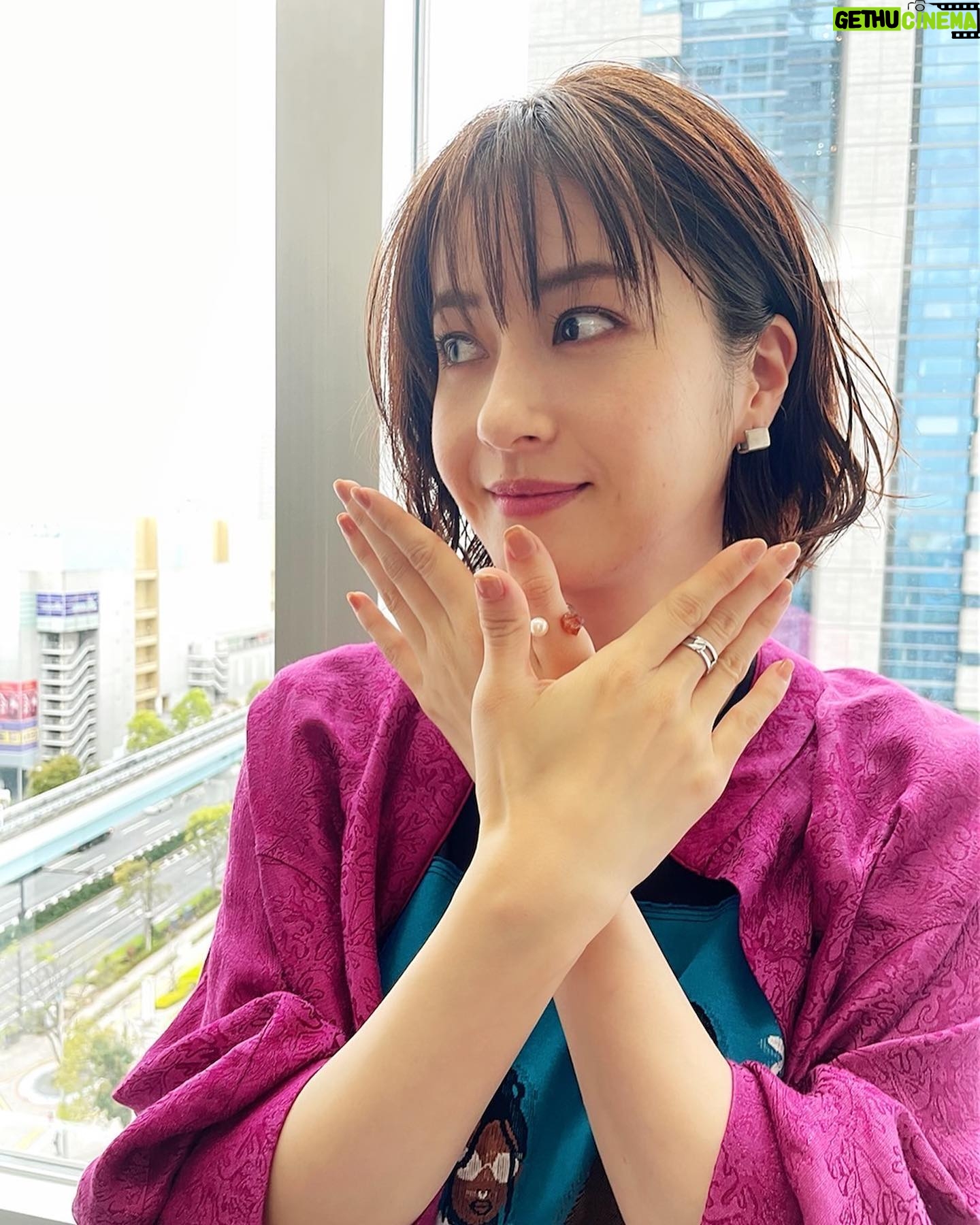 Wakana Matsumoto Instagram - 昨日の ポップUP!をご覧いただきありがとうございました。 沢山サプライズがありとても嬉しかったです。 やんごとなき一族からは松下洸平さんからのコメント。 素敵なショーガールのブリアナ ギガンテさんからのコメント。 お二人共お忙しい中なのに、、、 感謝です。 本当にありがとうございました😊 Tops.Pants.T-shirt/ muller of yoshiokubo Earrings. Sandals/TODAYFUL Ring/no.29