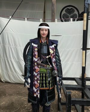 Wakana Matsumoto Instagram - どうする家康

あと2話で終わりです。

私は途中参加だったけどこんなに寂しいのだから
殿やスタッフの方々はもっとなんだろうなぁ。

私もしっかり見届けます。

大坂冬の陣
そして
大坂夏の陣

そして…

みなさんも是非見届けてください。

第47回
「乱世の亡霊」

.

写真は甲冑と陣羽織姿の阿茶
老けメイクもとてもリアルです。