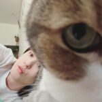 Wakana Matsumoto Instagram - . . . 度々 もんちゃんを載せてとのお告げあったので お届けします。 もんちゃん5連発です。 主もちょろりと スーパーおじいちゃんです🐈
